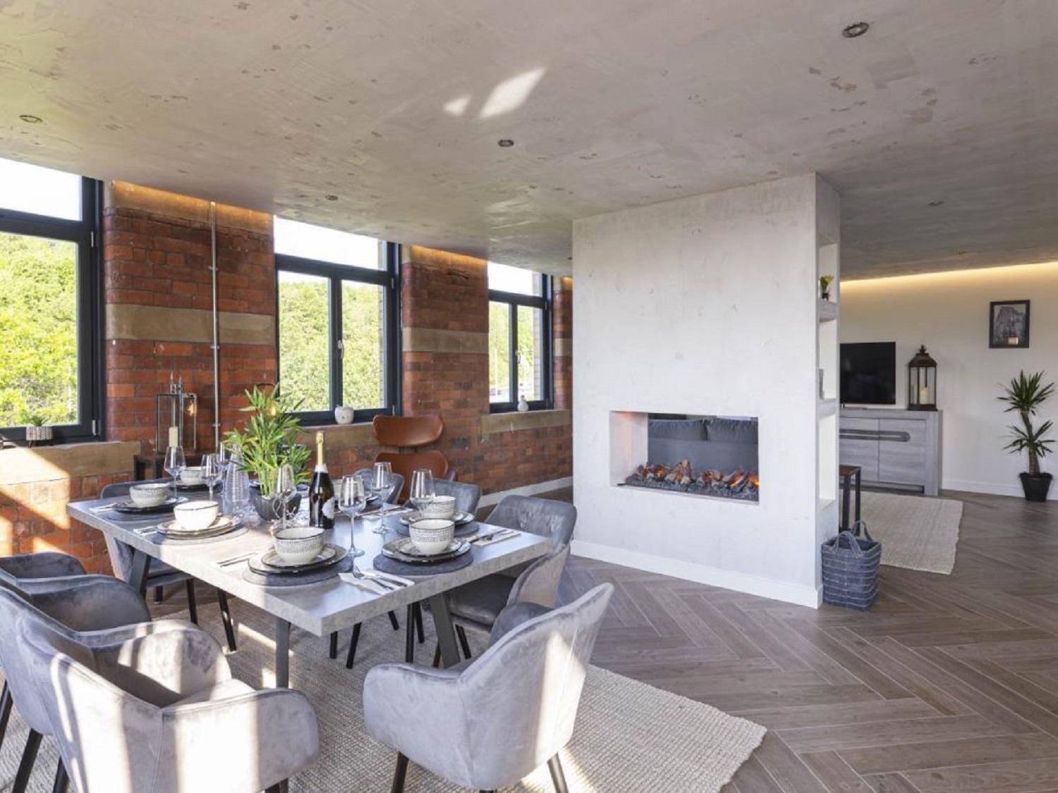 5-Bedroom Luxury Duplex Penthouse Bradford  Exterior photo