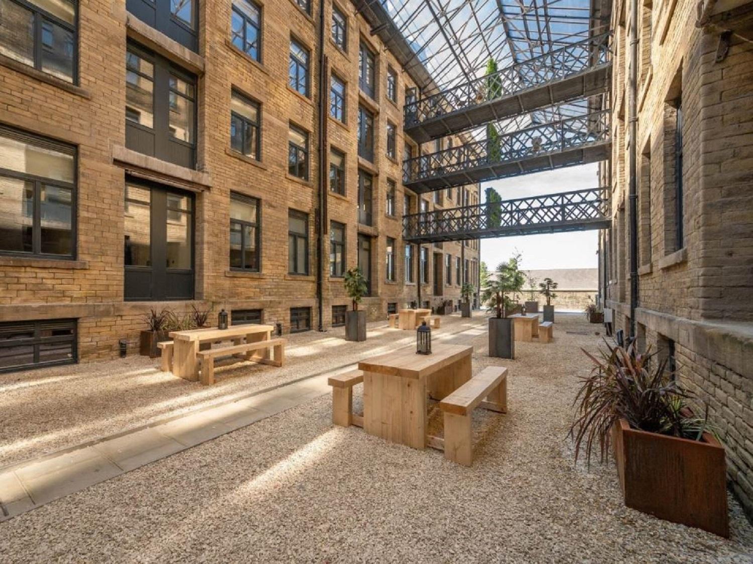 5-Bedroom Luxury Duplex Penthouse Bradford  Exterior photo