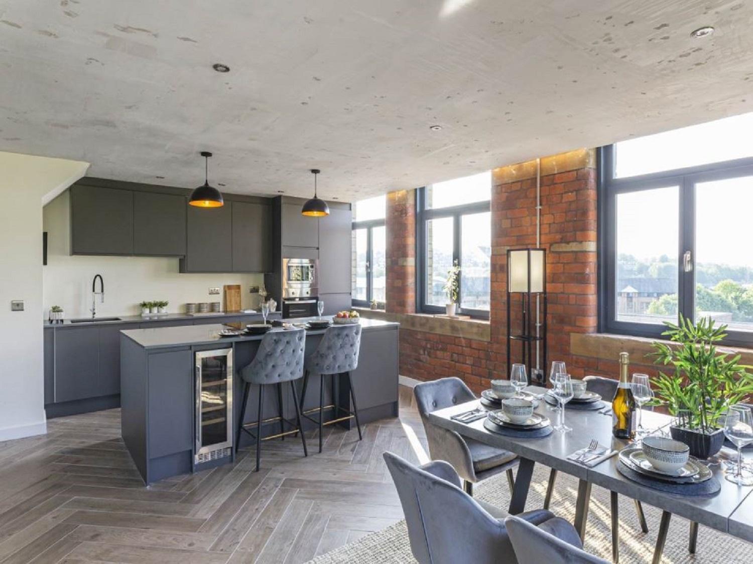 5-Bedroom Luxury Duplex Penthouse Bradford  Exterior photo